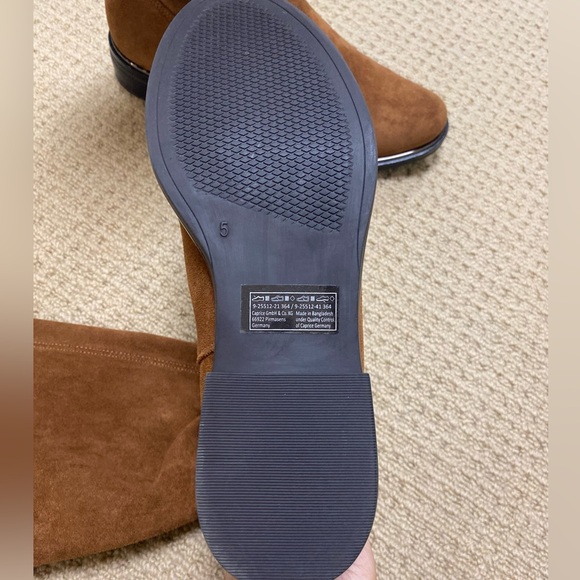 Caprice Shoes Vegan Leather stretch knee boot. NWT - Picture 7 of 9